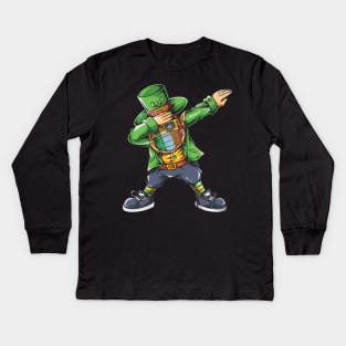 St Patricks Day Dabbing Leprechaun Face Mask Irish flag Kids Long Sleeve T-Shirt